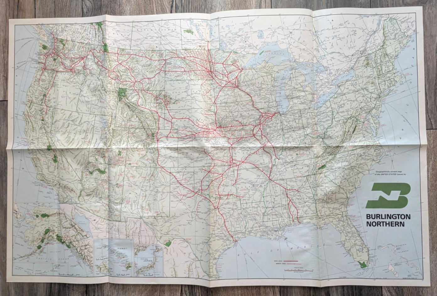 GEOGRAPHICALLY CORRECT MAP OF THE U. S. ISSUED BY BURLINGTON NORTHERN 1981