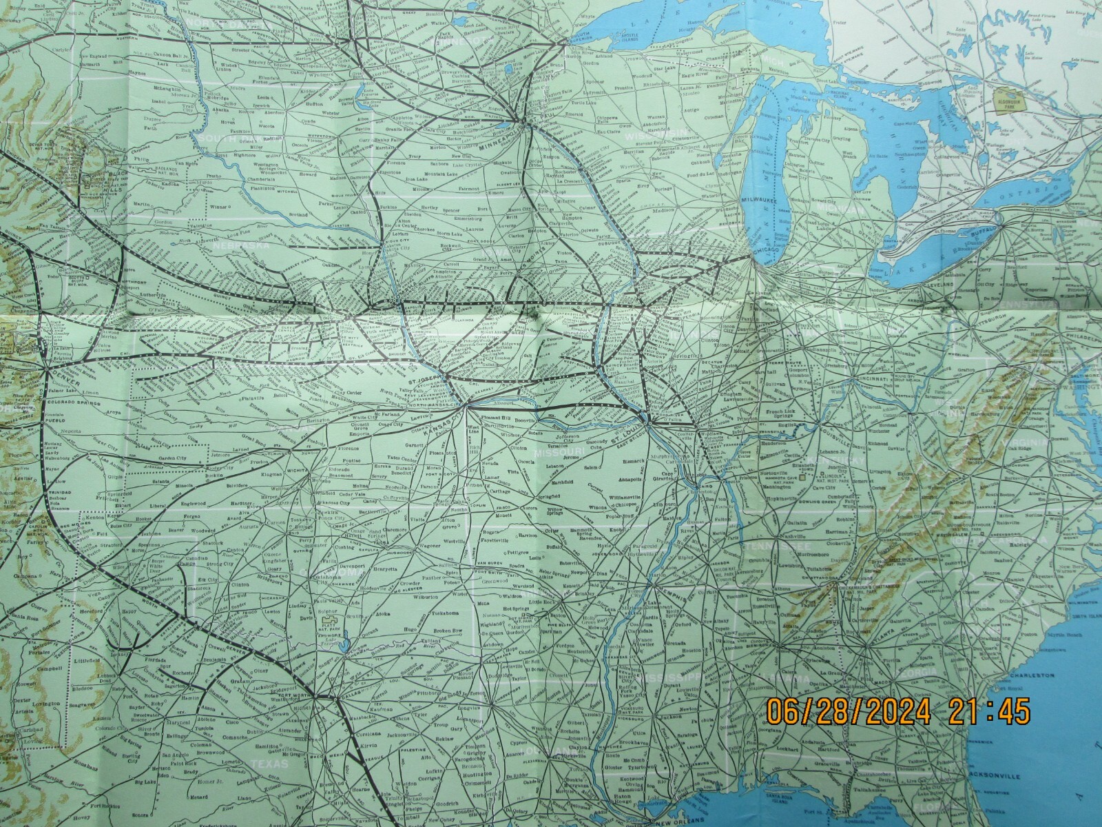 Burlington route map A guide to America’s favorite vacation land 1963