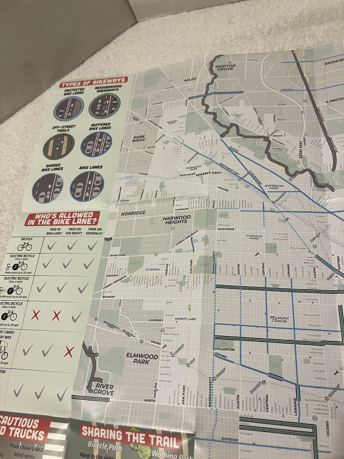 New CHICAGO BIKE MAP Hand-Held Foldable 2-Sided Trails, Bike Lanes & Routes 2024