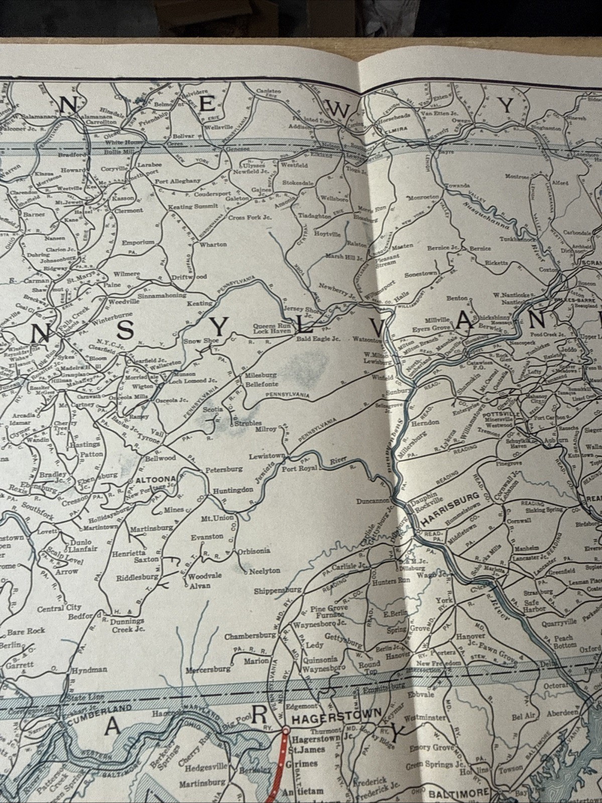 vintage railroad map: 22×32″ NORFOLK & WESTERN Railway 1942
