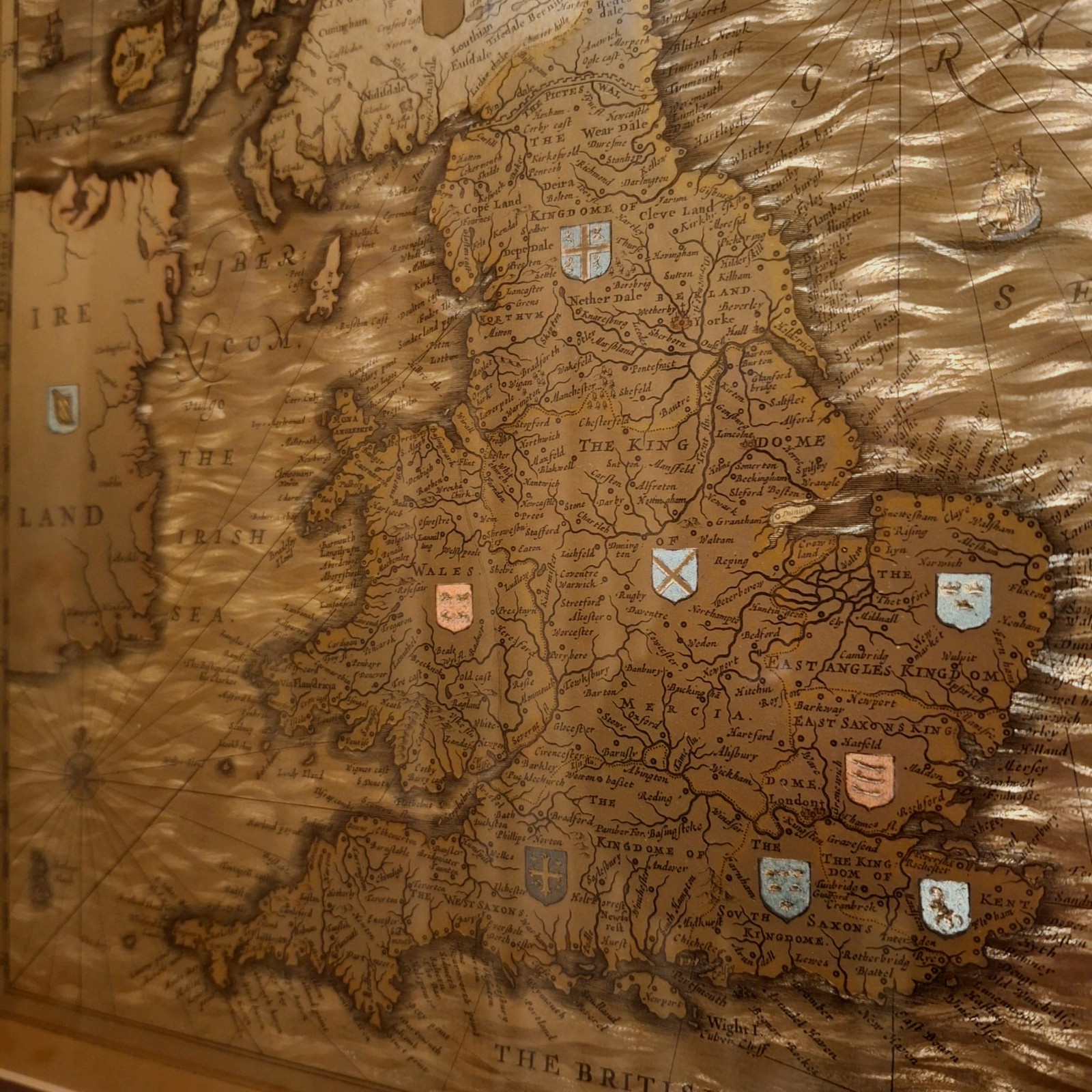 STUNNING VINTAGE GOLD FOIL MAP OF THE BRITISH ISLES 1646 BY JOANNES JANSSEN VGC