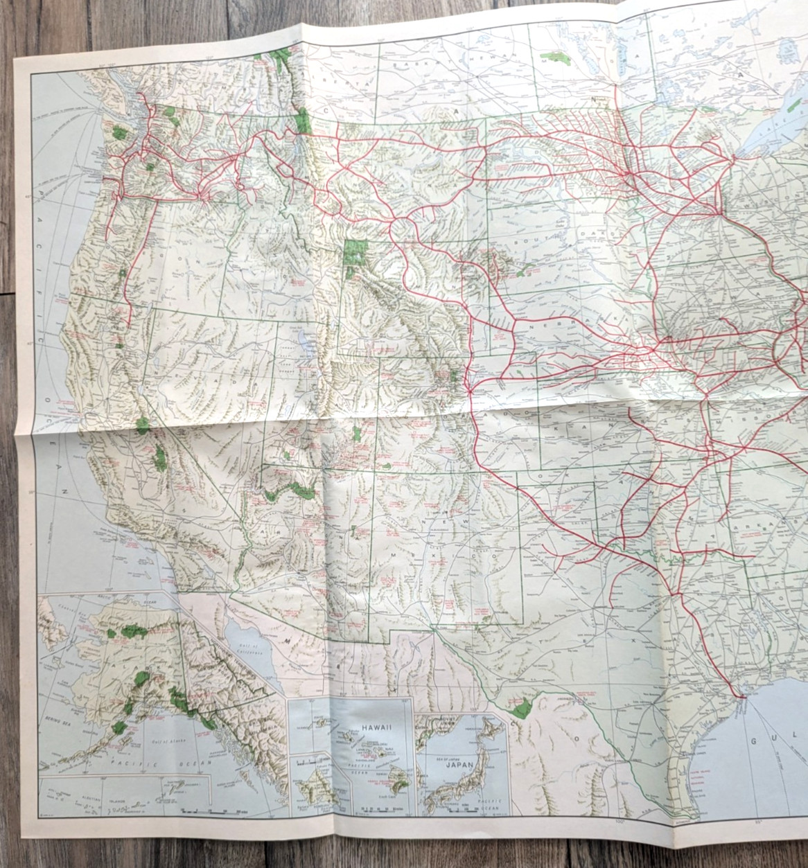 GEOGRAPHICALLY CORRECT MAP OF THE U. S. ISSUED BY BURLINGTON NORTHERN 1981