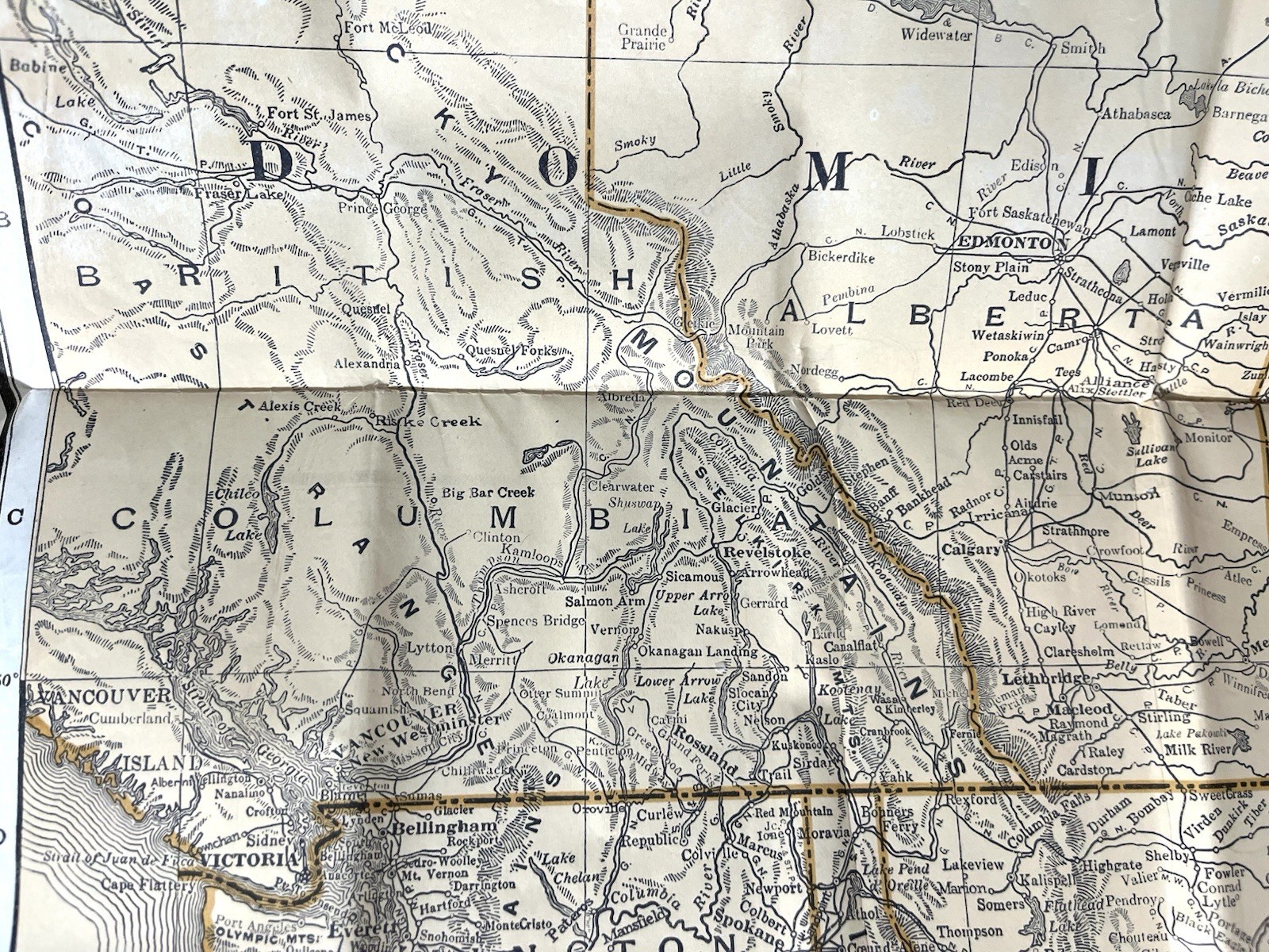 1910 Rand McNally New Official Railroad Map of the United States & So. Canada
