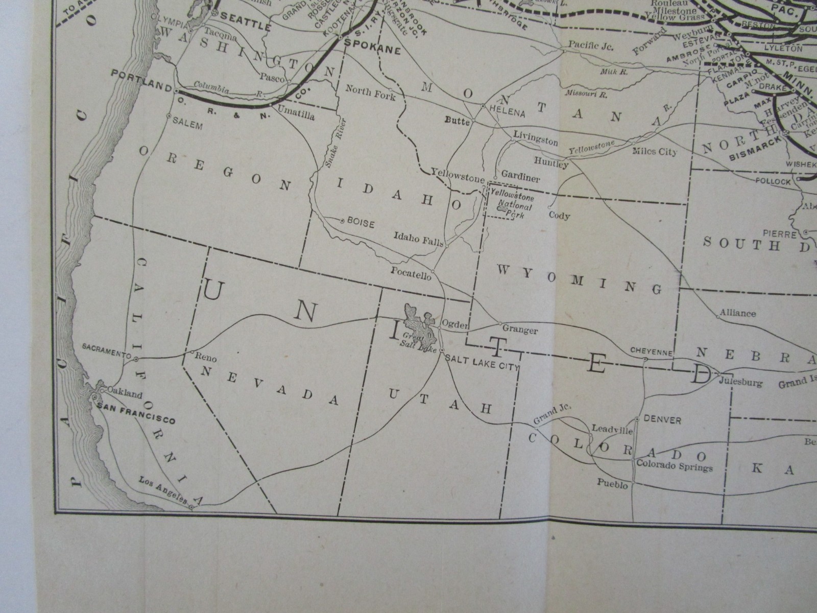 CP CANADIAN PACIFIC RAILWAY SYSTEM Map from 1911 Poor’s Manual.