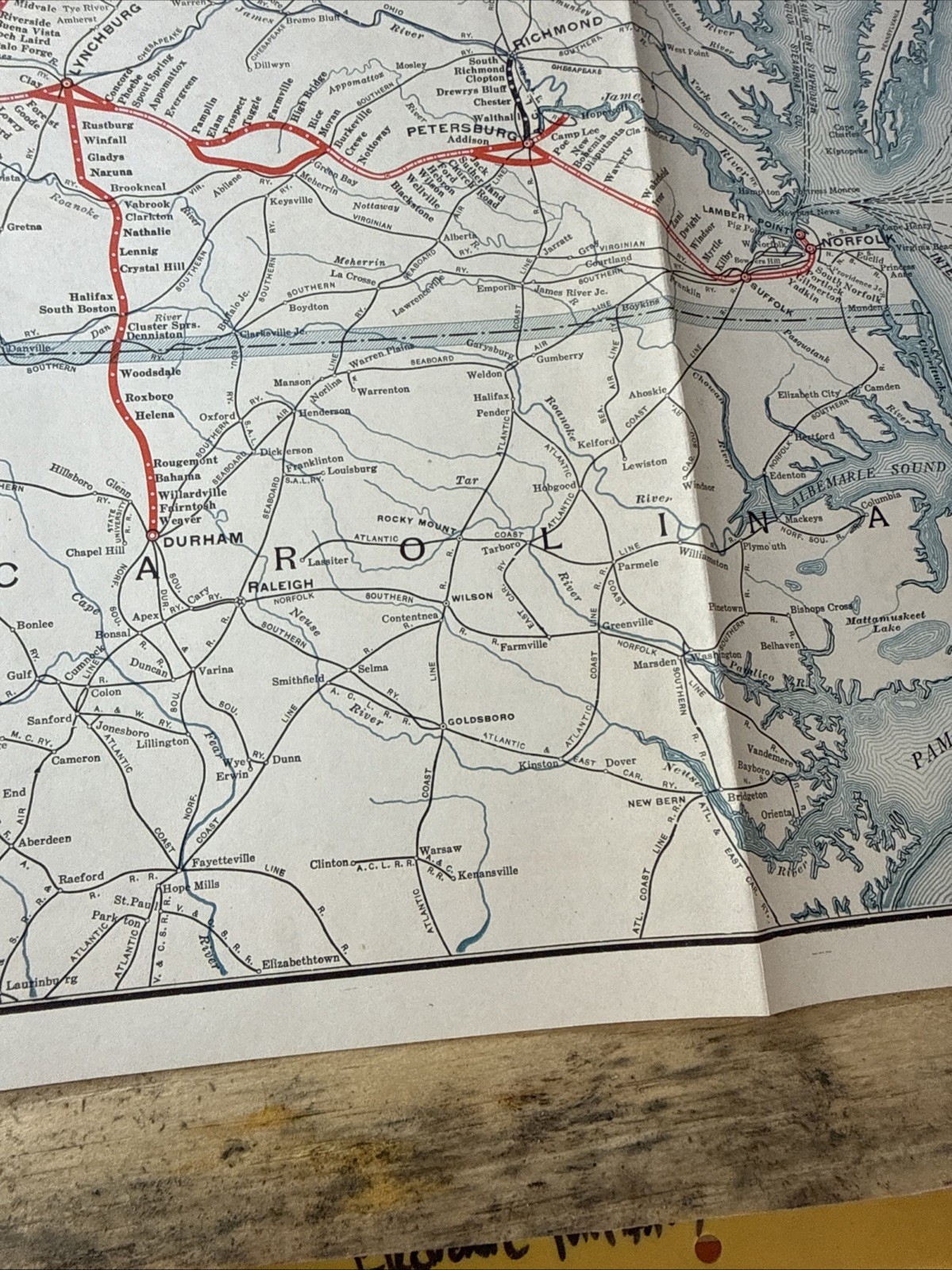 vintage railroad map: 22×32″ NORFOLK & WESTERN Railway 1942