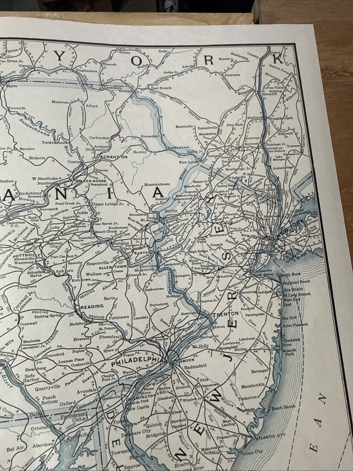 vintage railroad map: 22×32″ NORFOLK & WESTERN Railway 1942