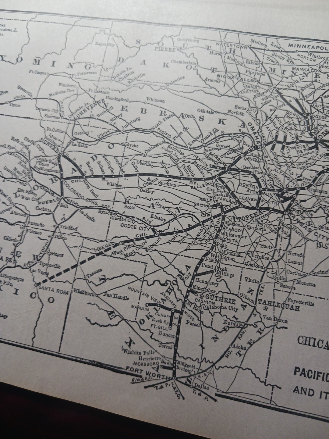 1901 Railroad Map CHICAGO ROCK ISLAND & PACIFIC RAILWAY SYSTEM all Train Routes