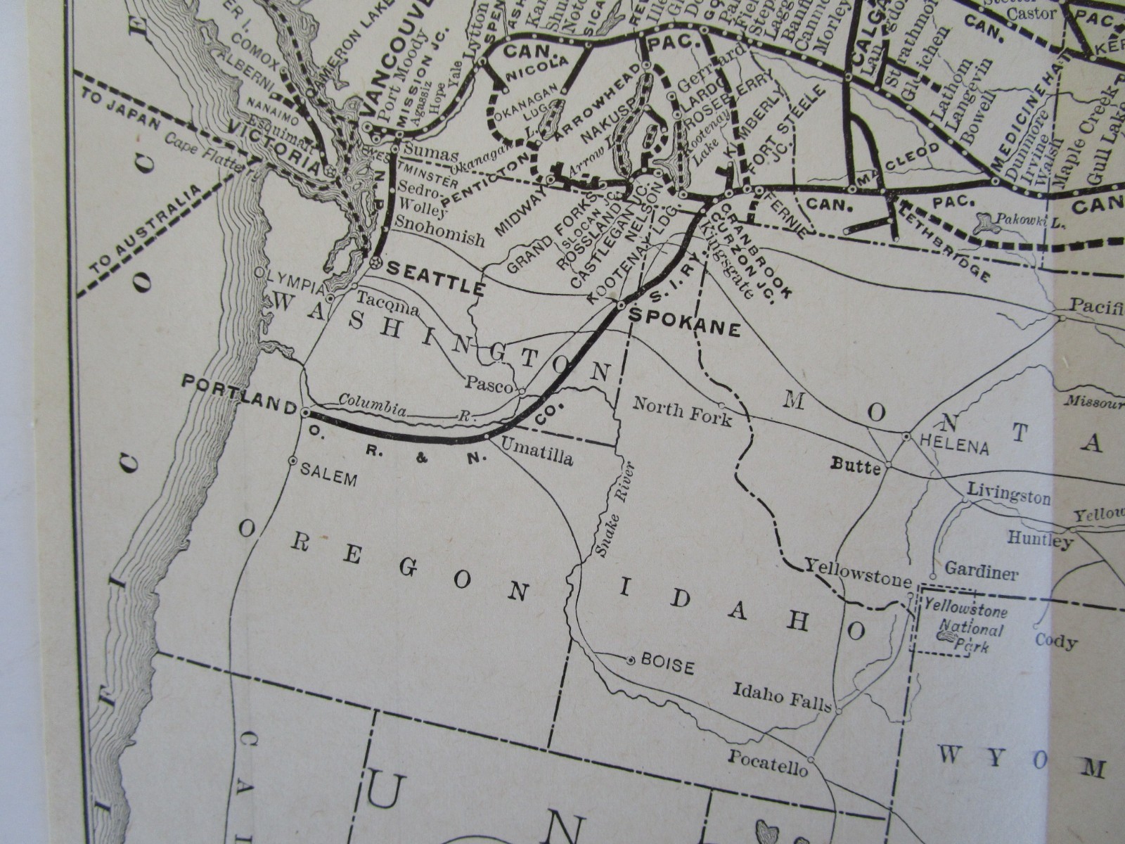 CP CANADIAN PACIFIC RAILWAY SYSTEM Map from 1911 Poor’s Manual.