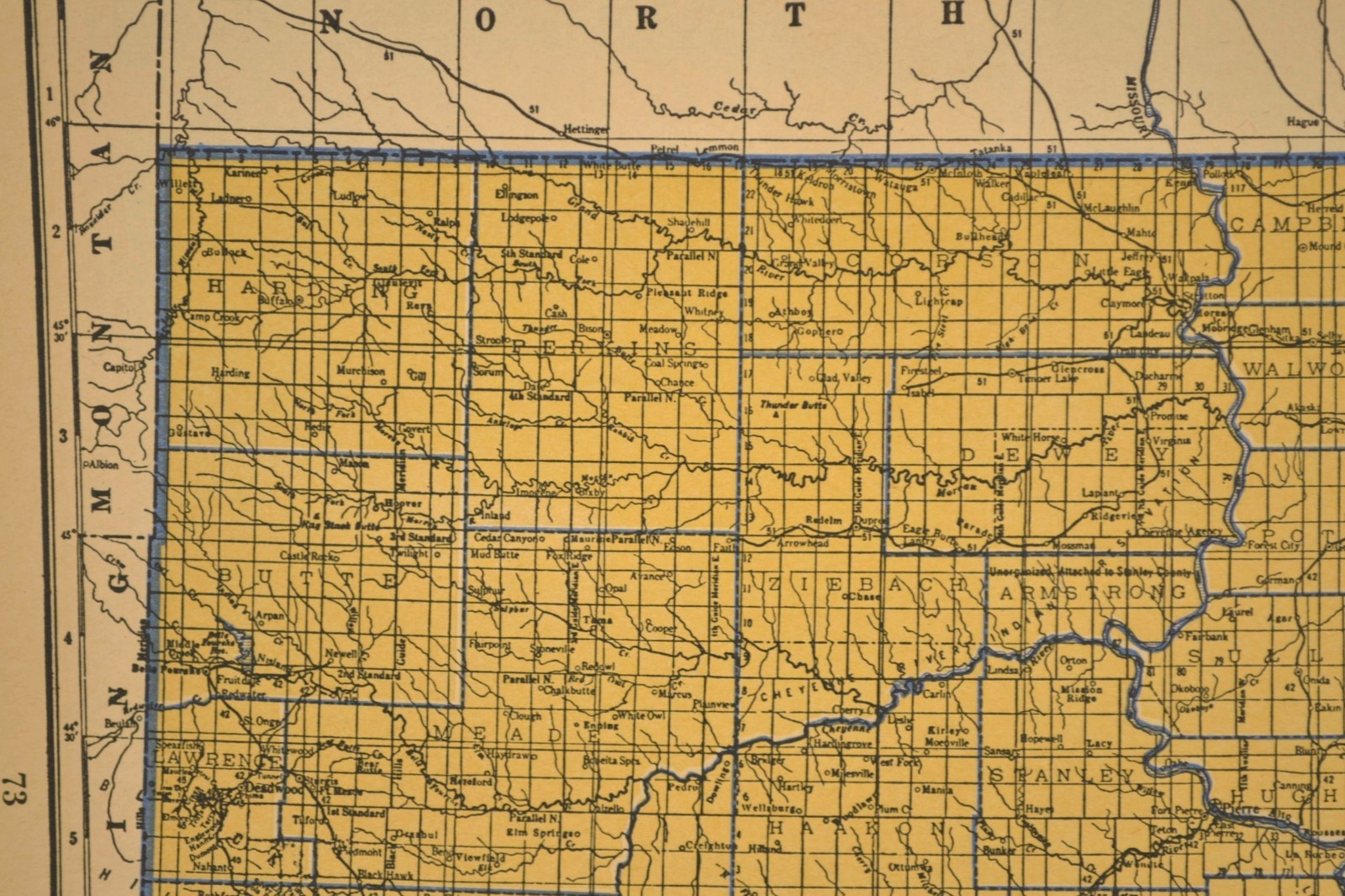 ca1939 SOUTH DAKOTA Railroad Map Depot Towns CNW RR Historic Original Atlas Map