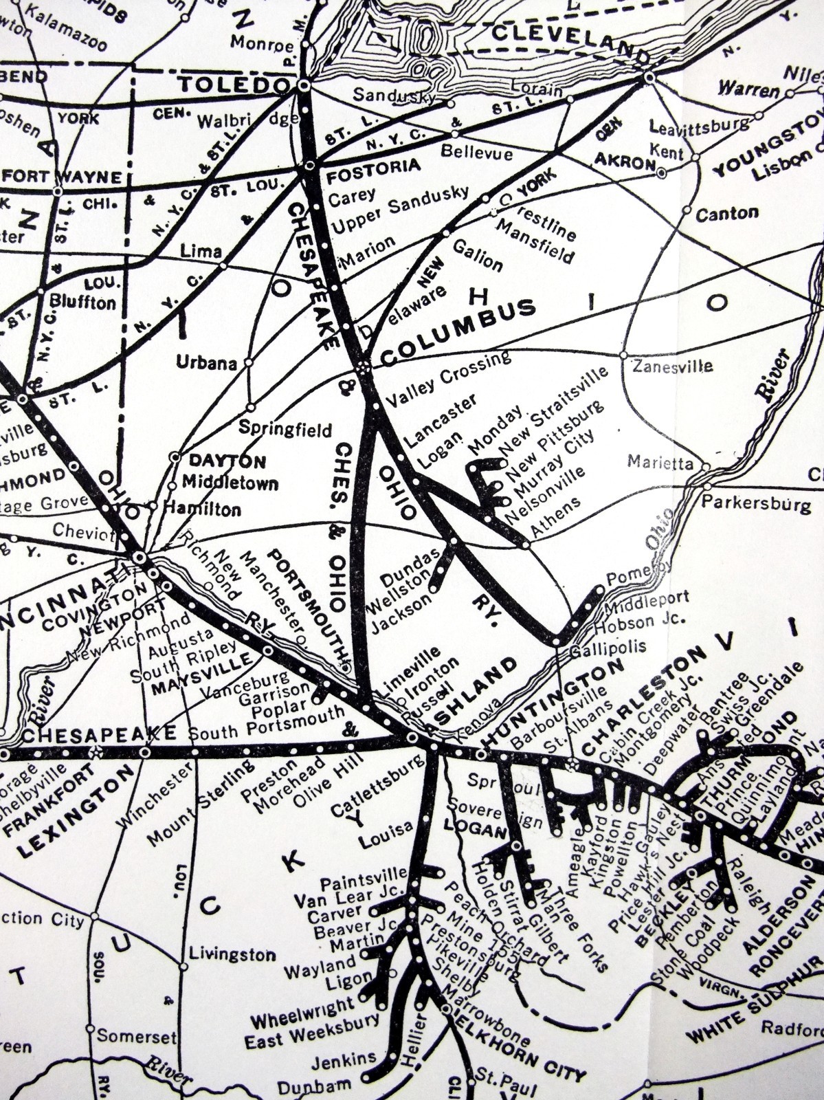 Chesapeake & Ohio Lines – Original 1941 Railroad System Map by Poole Bros.