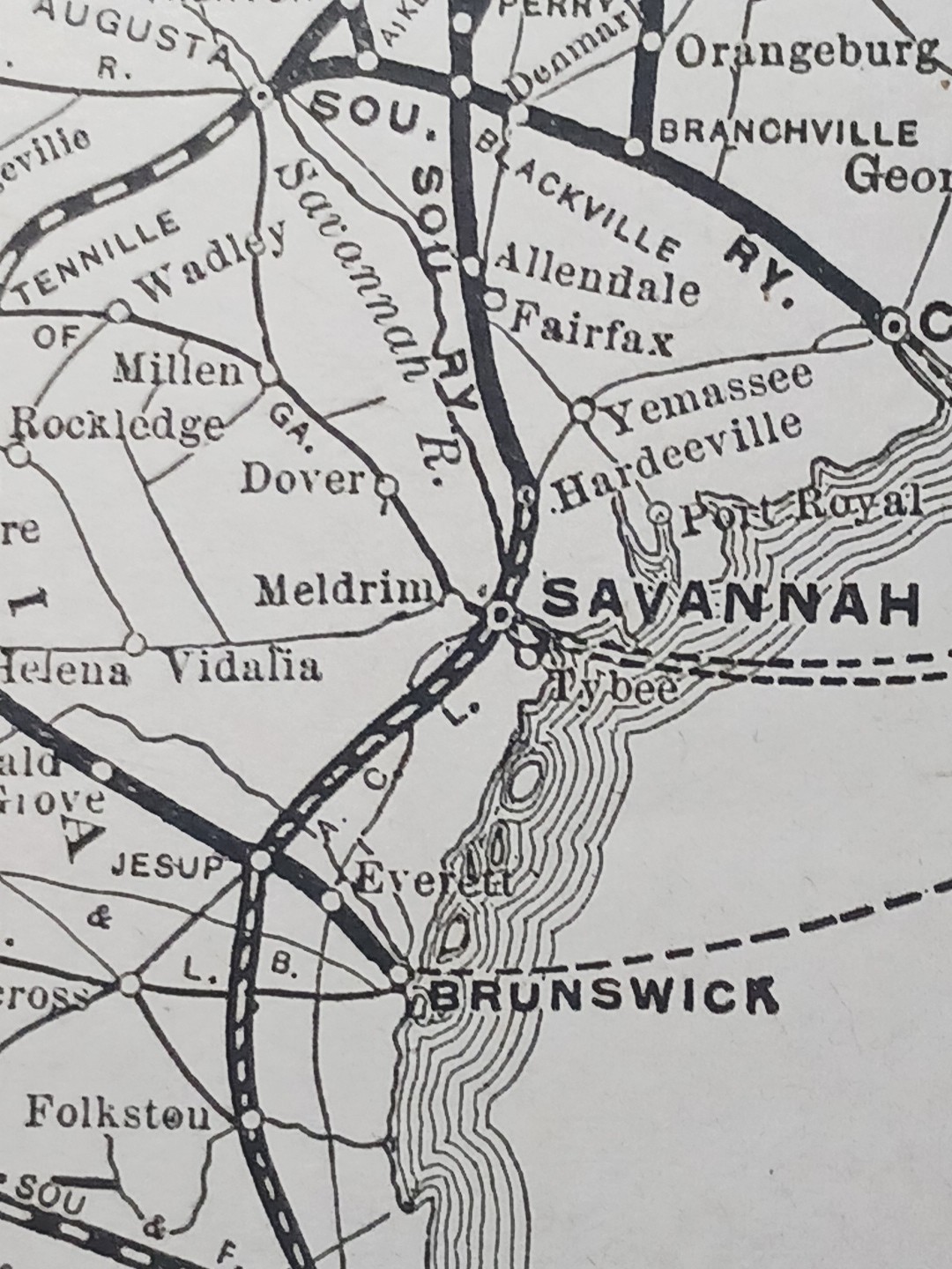 ~1910 railroad Map SOUTHERN RAILWAY and Connections ALL Train routes 9×11″