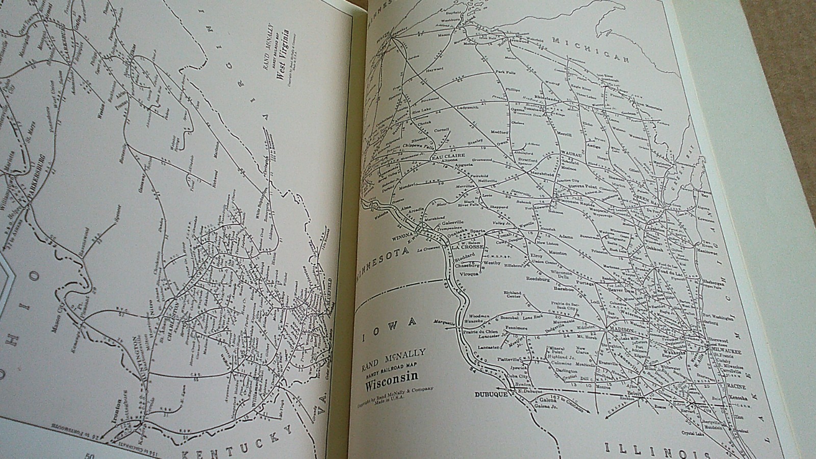 1965 USA Rand McNally Handy Railroad Atlas Map of the United States