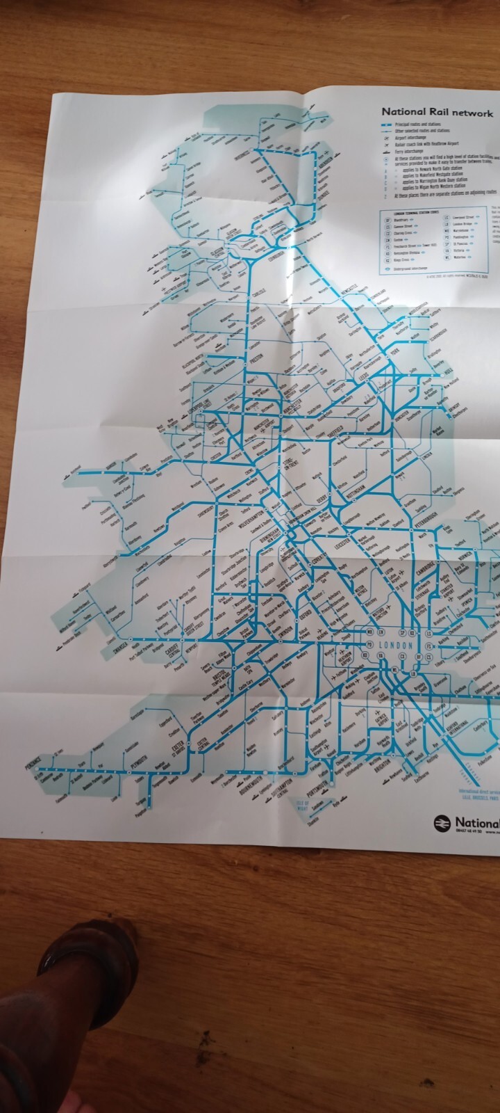 Map And Guide To Using The National Rail Network 2001