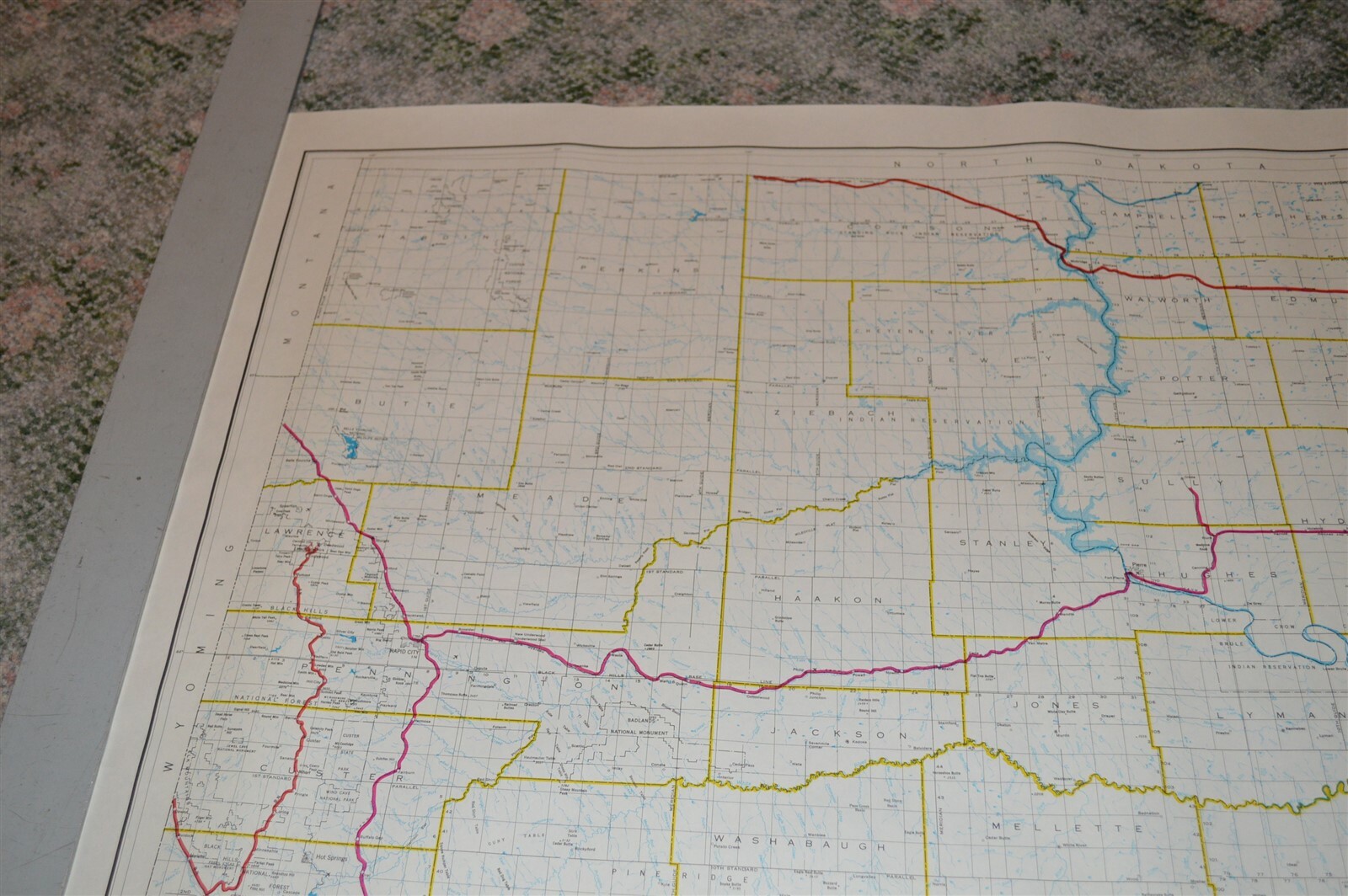 Large 1970’s Burlington Northern Railroad South Dakota Map Poster NO FOLDS