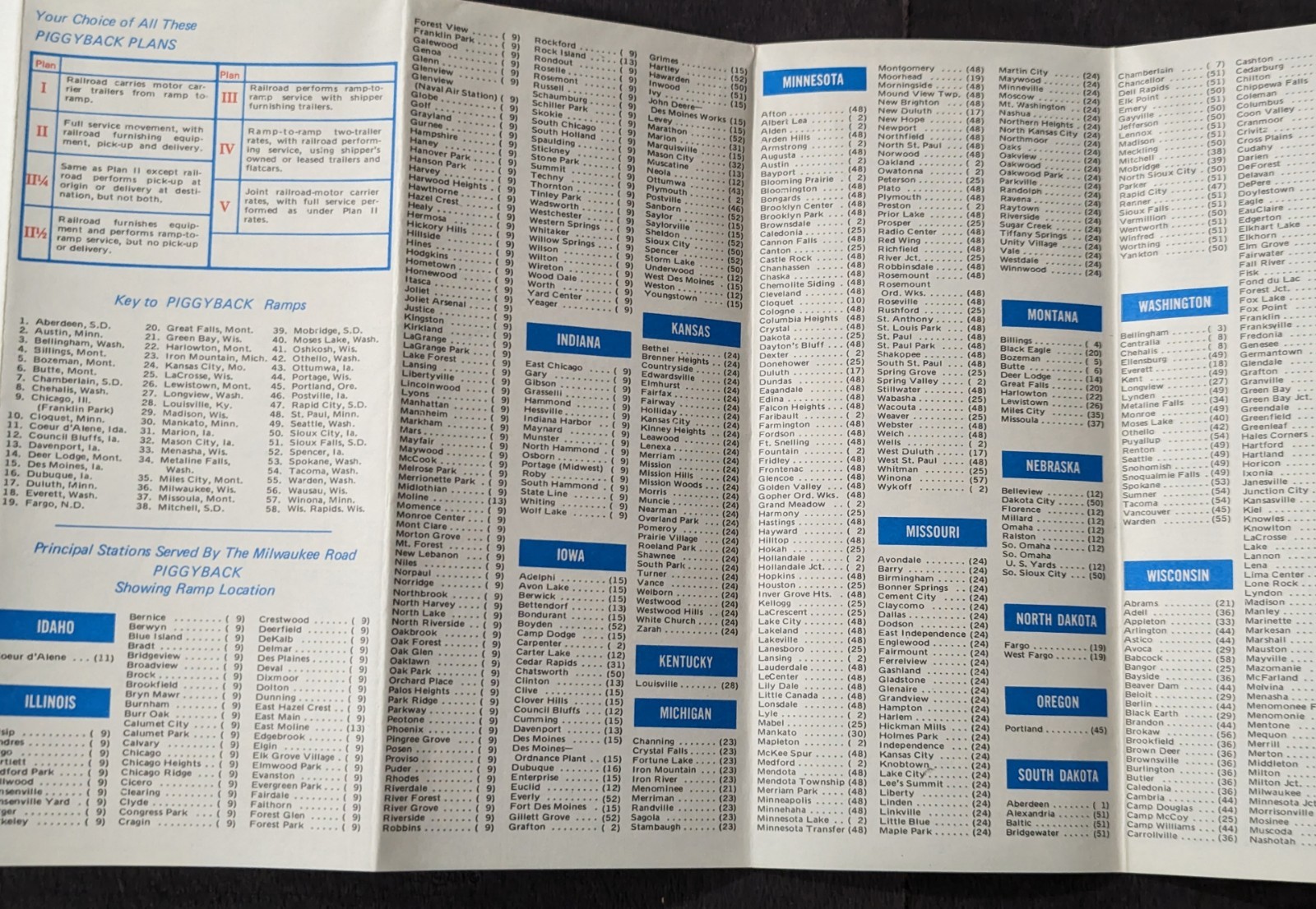 ***VINTAGE 1973 MILWAUKEE ROAD RAILROAD U.S.A. SYSTEM MAP W/ STATION LISTS***