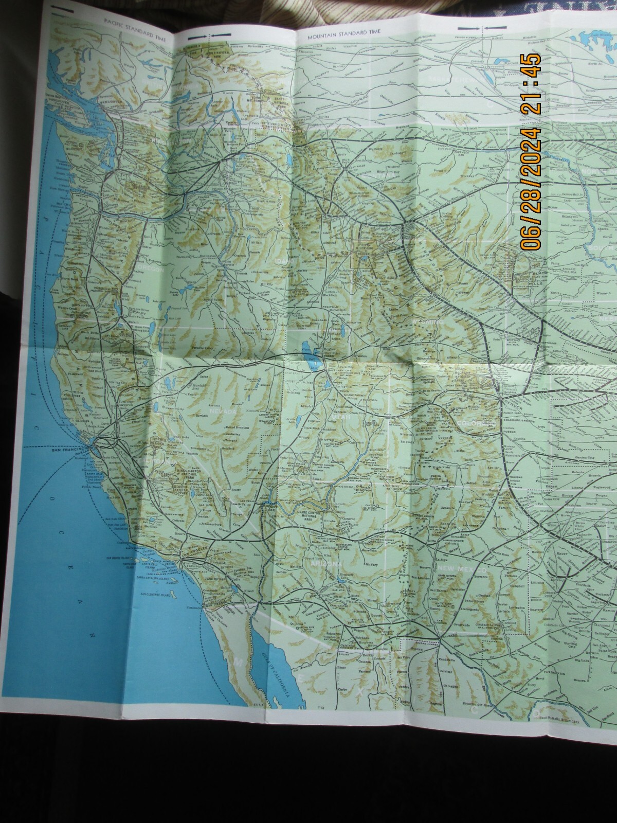 Burlington route map A guide to America’s favorite vacation land 1963