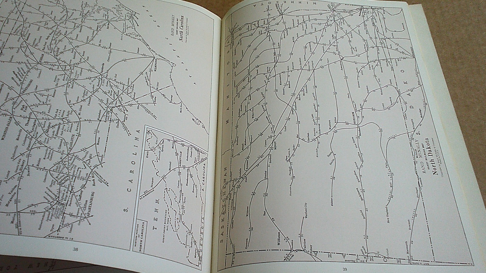 1965 USA Rand McNally Handy Railroad Atlas Map of the United States
