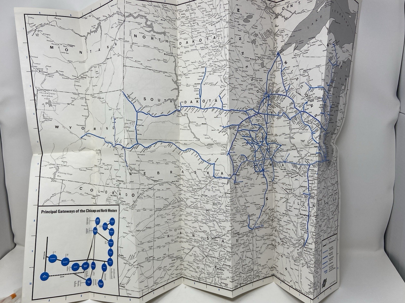 1985 CHICAGO AND NORTH WESTERN RAILROAD TRAIN TRANSPORTATION COMPANY SYSTEM MAP