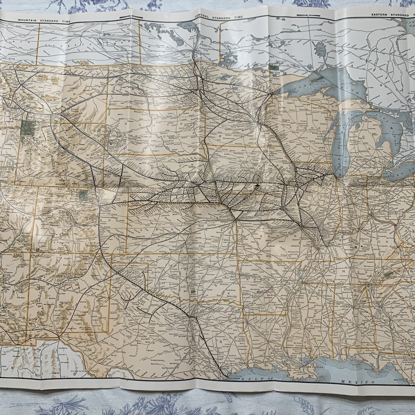 1938 United States Railroad Map Guide Burlington Route Vintage 36×19” USA Large