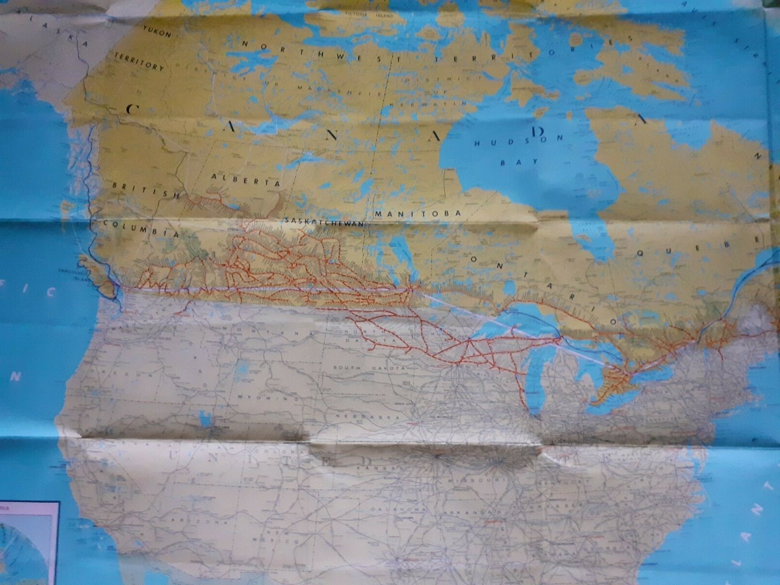 CANADIAN PACIFIC – LARGE POSTER TYPE FOLDOUT BROCHURE – ALL SERVICES MAP – GREAT