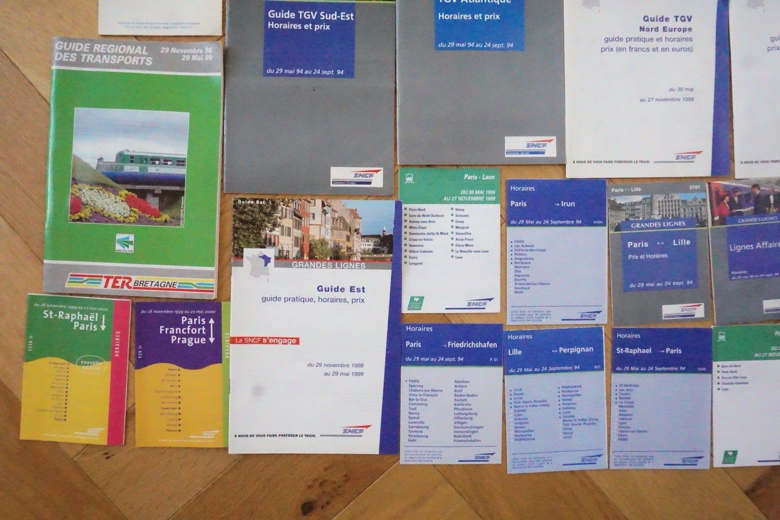 Paris France Francais RAPT SNCF Railway Bus Tram Map Timetable Collection