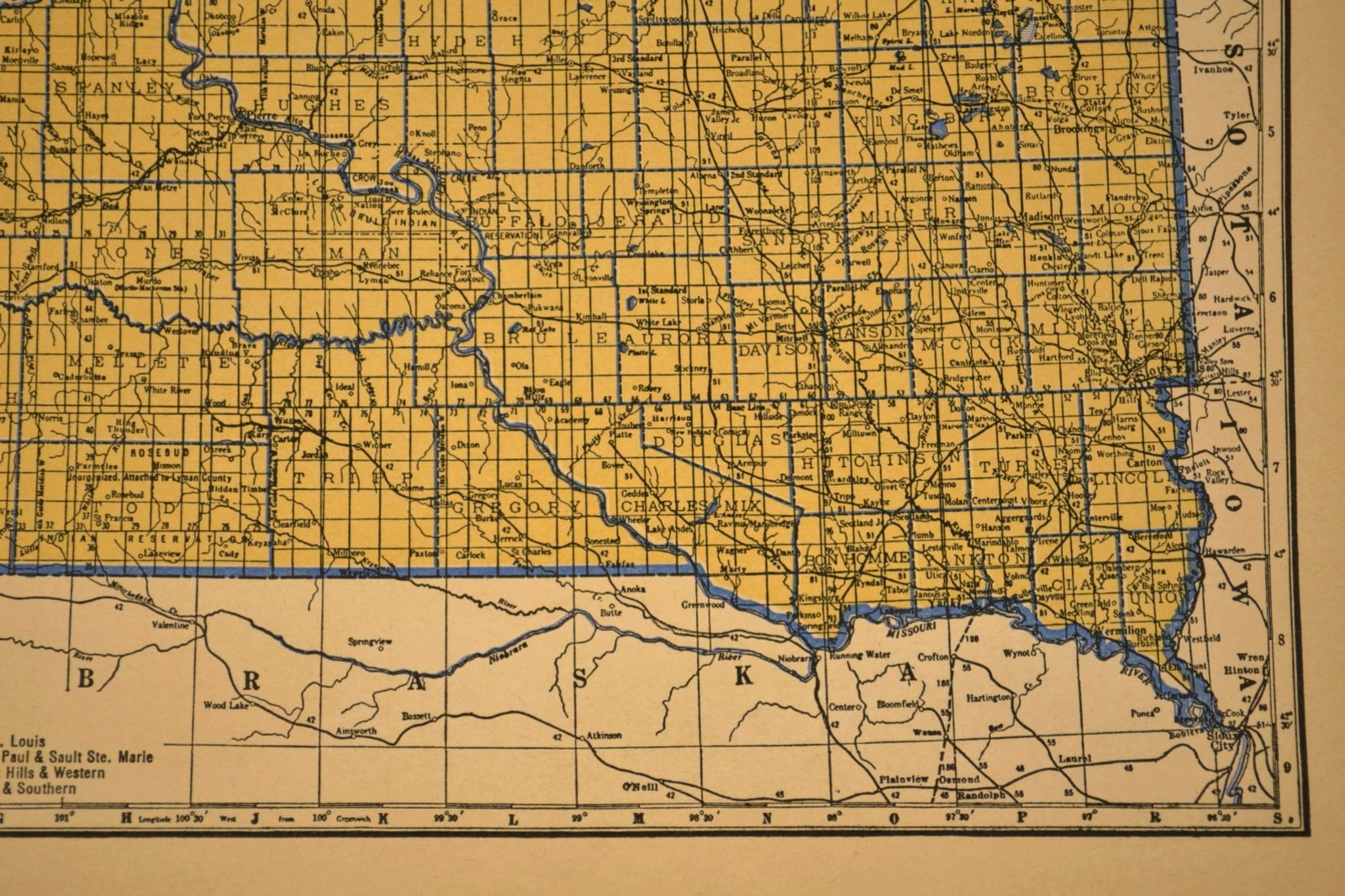 ca1939 SOUTH DAKOTA Railroad Map Depot Towns CNW RR Historic Original Atlas Map