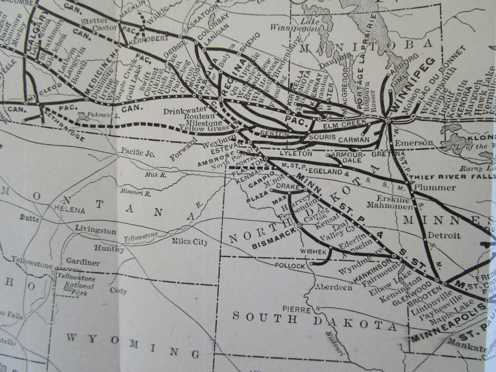 CP CANADIAN PACIFIC RAILWAY SYSTEM Map from 1911 Poor’s Manual.