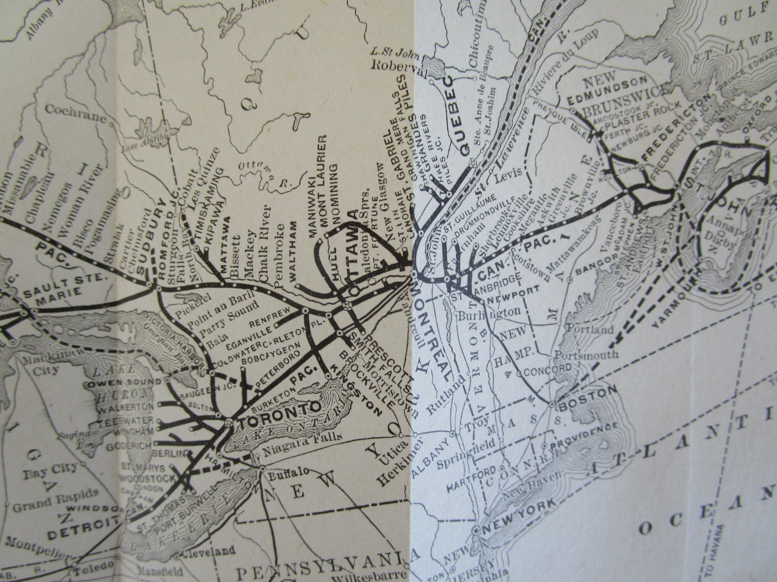 CP CANADIAN PACIFIC RAILWAY SYSTEM Map from 1911 Poor’s Manual.